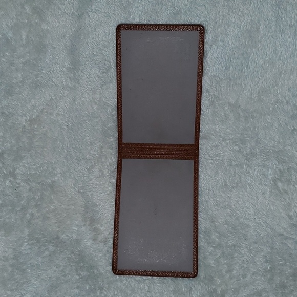 Louis Vuitton Vintage Taiga Leather Bifold Card Holder - Picture 4 of 8